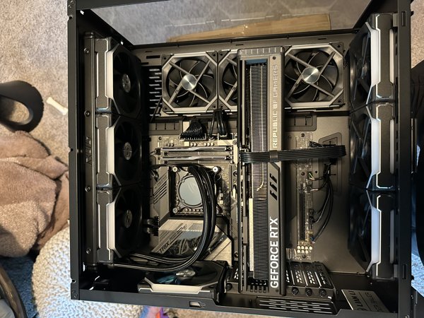 CUSTOM BUILT GAMING PC - RTX 4090 i9 14900K 64GB DDR5 4TB